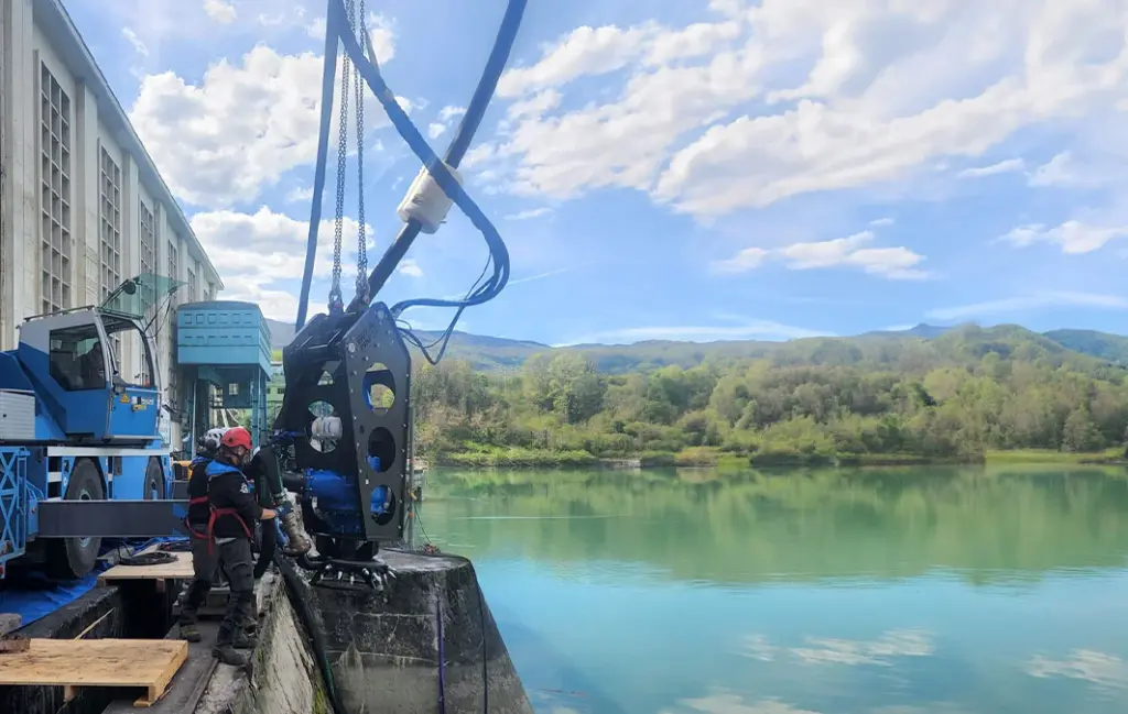 Cable-Deployed-&-Excavator-Pumps